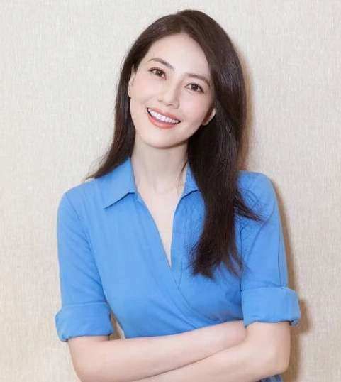  『产后』高圆圆和李佳琦连线直播，产后颜值变化大被赞不老女神