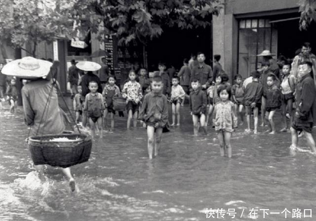 美国人拍摄的1959年四川成都: 想不到59年的四川成都是这样子