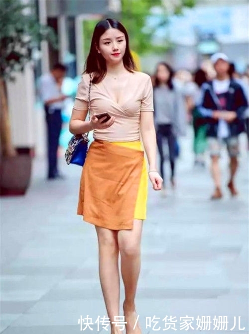 「 气质」甜美淡雅的颜色,尽显娇美的气质,街拍:穿着短裤套装的小姐姐