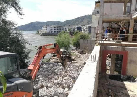 洱海1800多家客栈被拆，拆除现场触目惊心，网友：拆的好