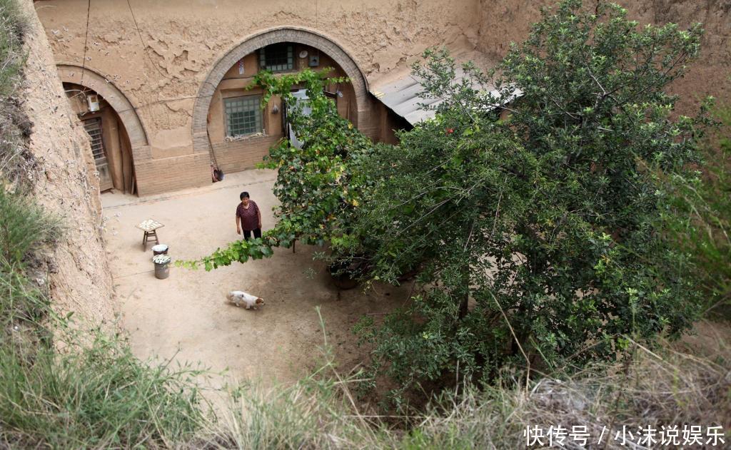 山西9旬老人住在16米长的恒温老屋，不装空调暑天睡觉还盖棉被