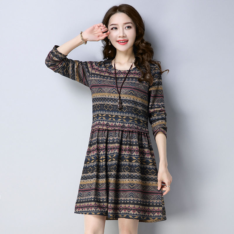 姑娘，别穿热裤了!现流行裙子高跟，秋天穿定能让你洋气百倍