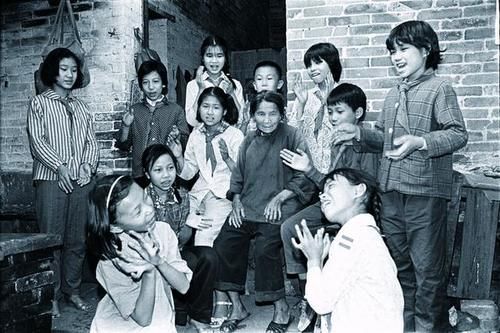  摄影师|50年，30余万张照片，这位广州摄影师用影像讲述社会发展