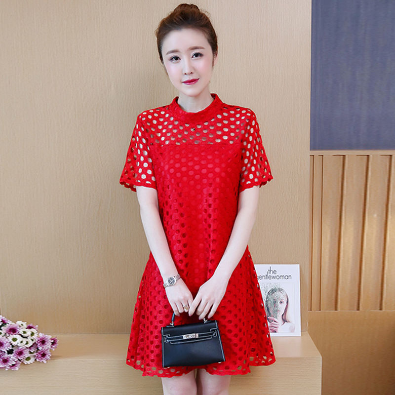 精致的蕾丝很显优雅，镂空与它的搭配，这些裙女人穿上真美