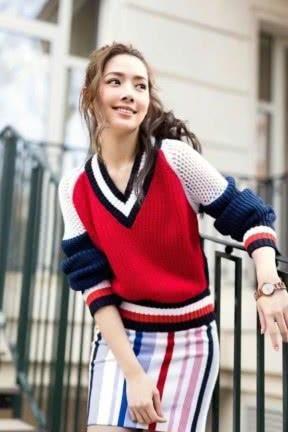 郭碧婷也太敢穿了！皮裙短到只能遮住重点 ，网友：显腿长呗！