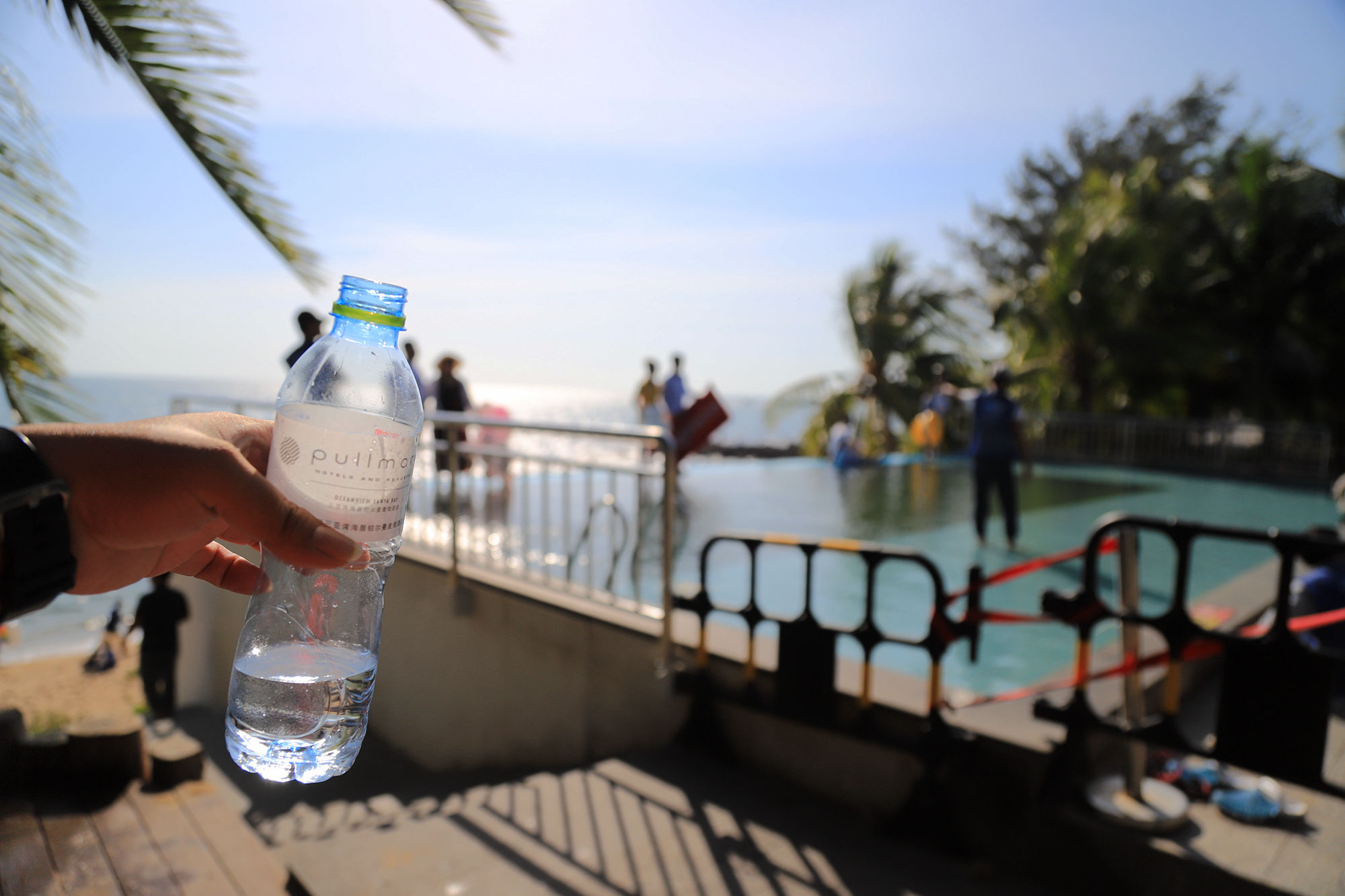 【遇上一座城】请到天涯海角来，一起去看比基尼大长腿的三亚微游