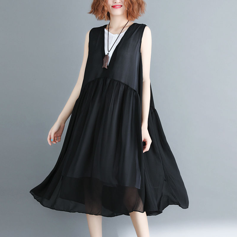 不是我特意装嫩，是这款紧身连衣裙太迷人了，优雅又气质