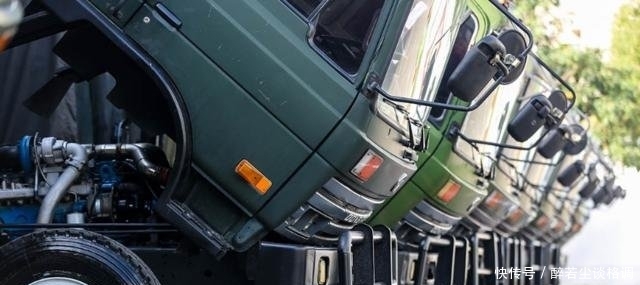 看看中国部队军车是如何停放的，你就明白中国军人为啥这么牛了！