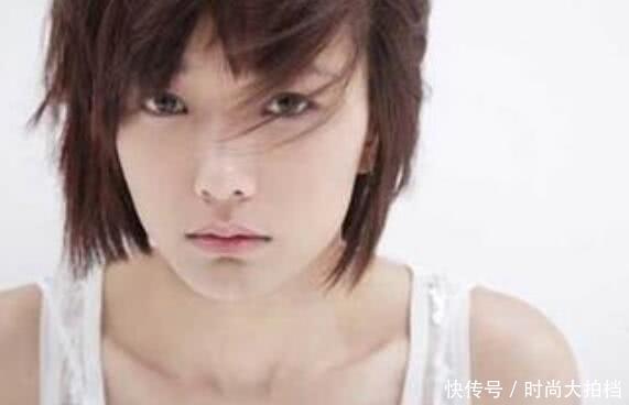 王珞丹逆天了!极简A字裙内套长裤可真不一般,网友:看着就热!