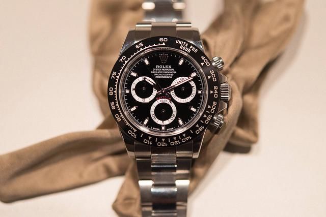 突发!查获广州三吨高仿表立即销毁,致使瑞士亏损十亿的高仿表