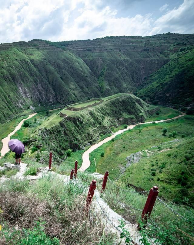  【葫芦河】公母峡：胡芦河在这里排出个性化，令人脸发红，群众为争水岸古都赌生命