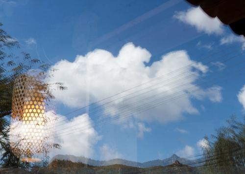 空置25年的农舍里 这个歪果仁怎么从预算不够到过上理想生活