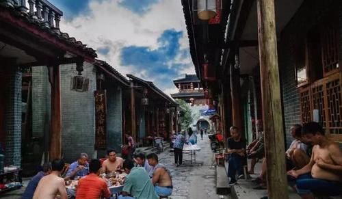 『唯一』中国唯一漂在水上的古镇,400年不通车,至今没有桥,活成了诗