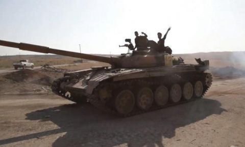 俄罗斯出手，叙利亚政府军连战连捷，恐怖分子纷纷逃亡土耳其