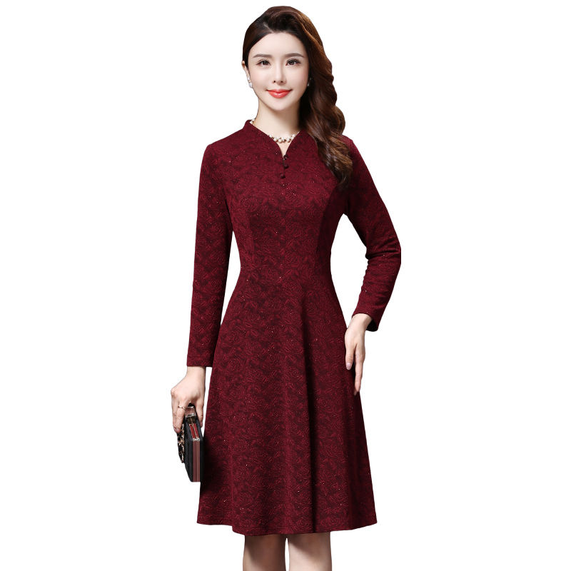 9月秋裙又火了，瞧下面70后这样穿，一款比一款好看，不火才怪