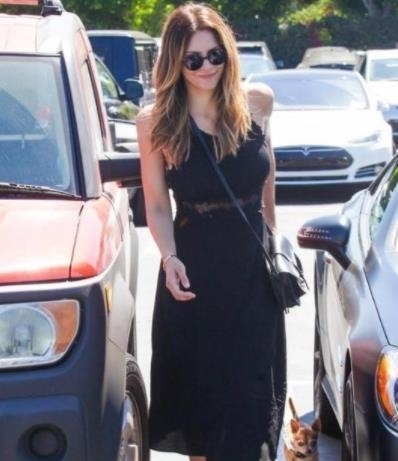 [ 动人]唯美的穿搭很动人，笑容甜美可爱，街拍：美若天仙的小姐姐