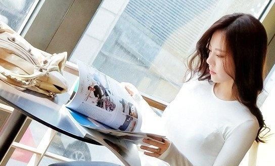 发发型搭配@皮裤美女的突出,优雅迷人,会让美的形势大增!