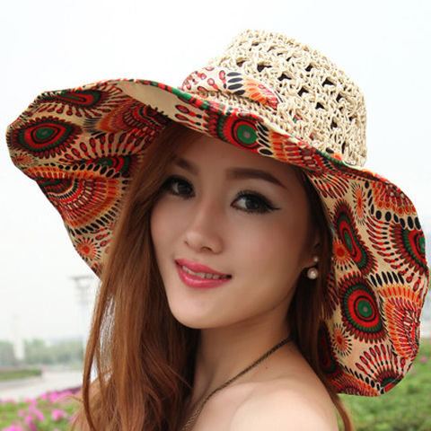 七月天，爱美的美女都有一款洋气帽子，轻松塑造柔情女神范