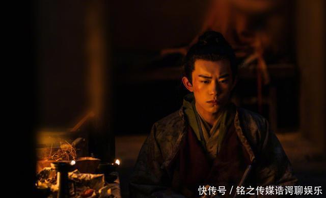 易烊千玺李兰迪胡先煦合照