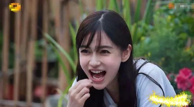 杨颖假吃热度没过，又一个女星崩人设狂吃空碗，看的人尴尬死了