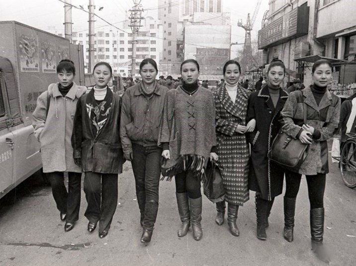 镜头下:80年代老照片 那时候的中国美女出淤泥而不染