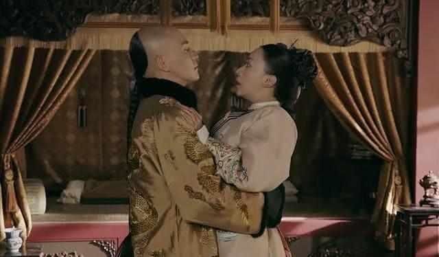 侍寝：皇上羞辱璎珞，让她侍寝，璎珞一件里衣，竟全身而退！