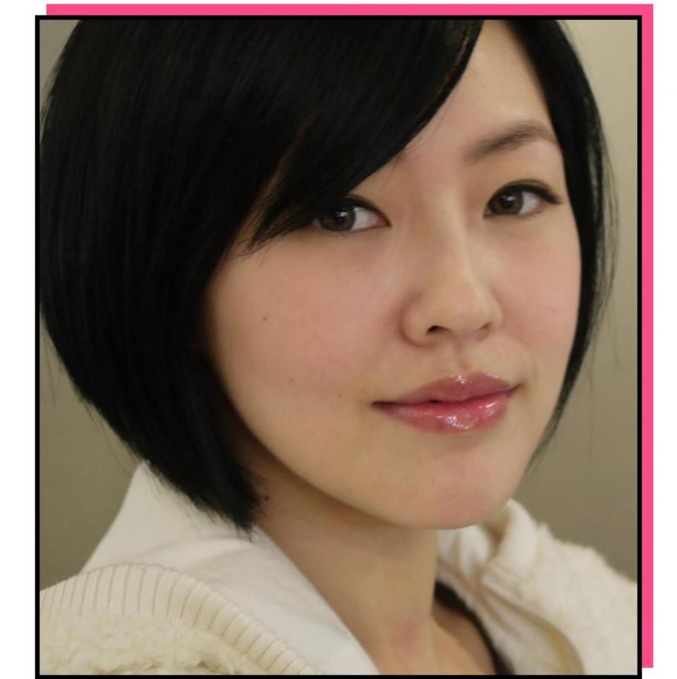 “你这个是肿眼泡，哭不出邓伦那样的双眼皮的。”