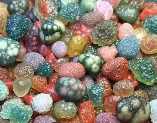 新疆捡石头最美季节又到了，教你在16个不同的地方捡石头！