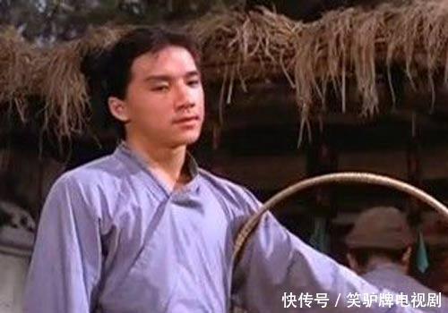 成龙最早的六部电影,全看过的最小40岁,最后一