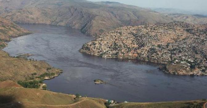 耗资5000亿！全世界最大水电站即将完工，比三峡大4倍不在中国