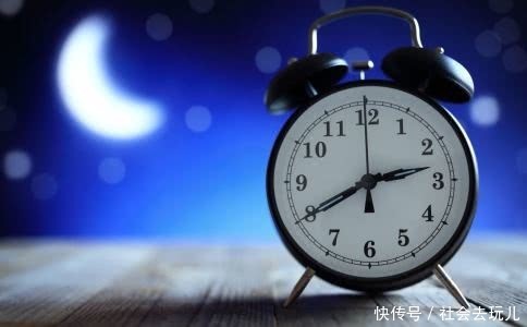 「食用通便」一早一晚到底“几点排便”才健康最好别早或晚于这时间,望知晓