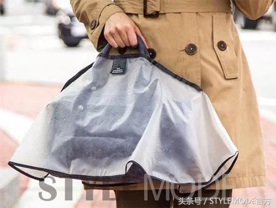 夏日多雨季节不能凹造型？这些装备让你希望天天下雨