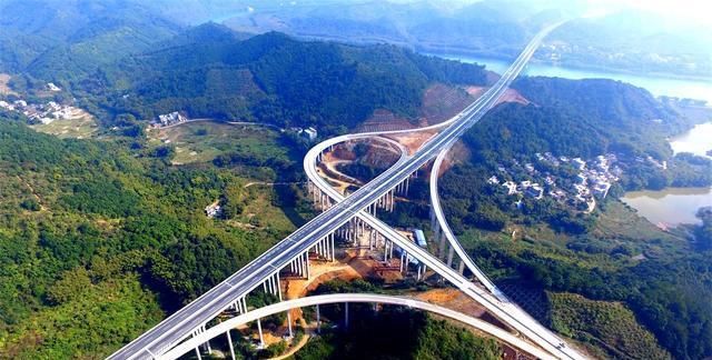 湖北境内有一县城，去趟省会武汉需要8个小时，知道是哪里吗？