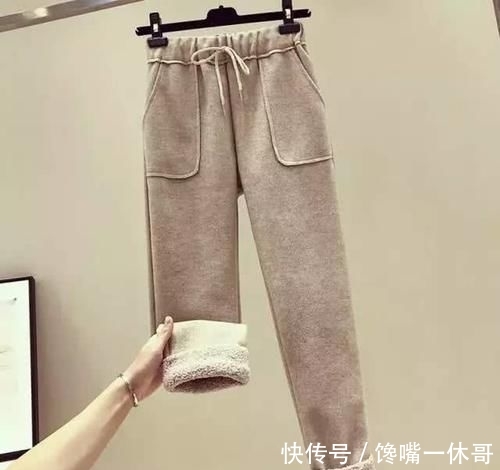  『字母刺绣』最后强调一次!卫衣不要配牛仔裤,落伍!试试这样穿,洋气又减龄