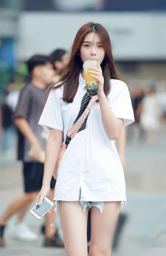 路边街拍时尚小姐姐，有没有让你怦然心动的？