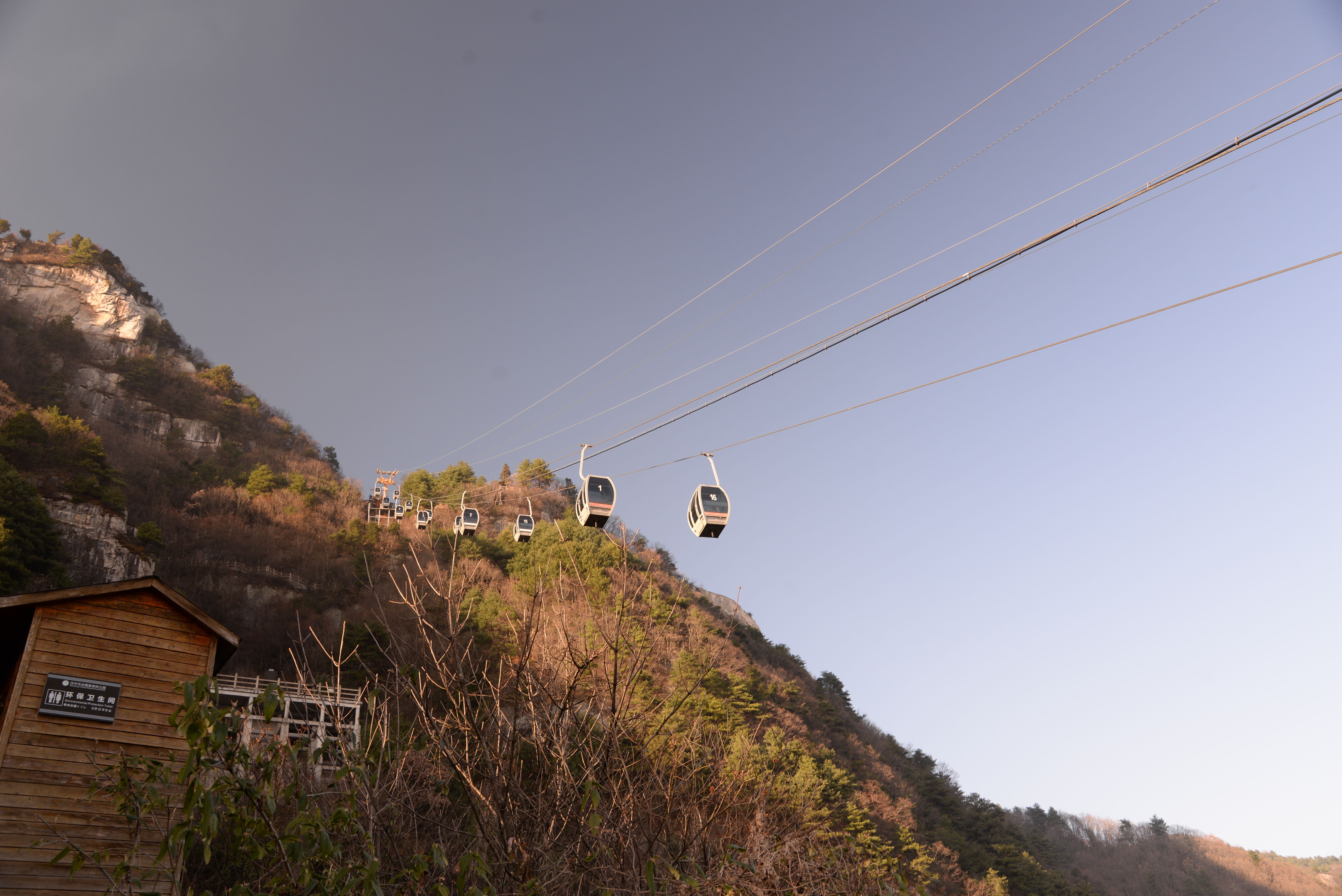 陕西第一名山景色秀丽，冬季游客稀少可怜