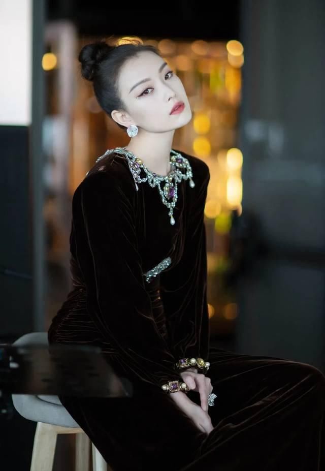  「伊丽莎白一世」2020的三大潮流趋势 原先她在数百年前就带爆火？