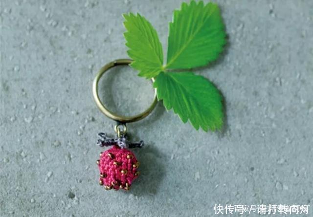  『饰品』一根细线钩织出来的蕾丝饰品，精巧细致，专门俘获少女心，附图解