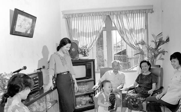  「李文义」上世纪八十年代全国各地小康之家，原来那时他们生活