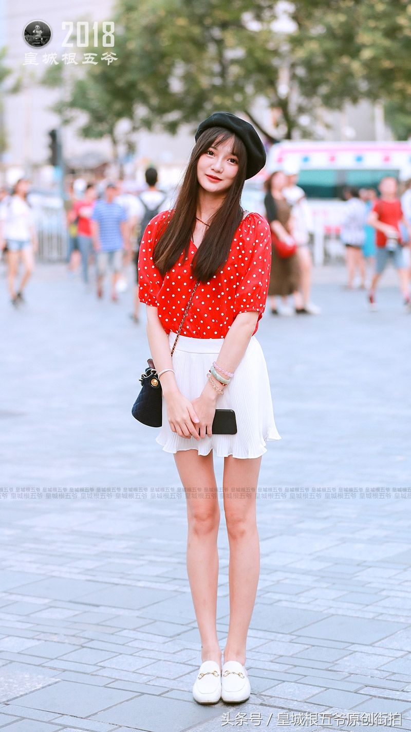 街拍:学会美女们的夏日穿搭，就能立马增加凉爽指数