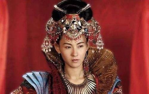  『部落』32岁寡妇嫁给7岁男孩，为他生了8个孩子，还帮他统一蒙古部落