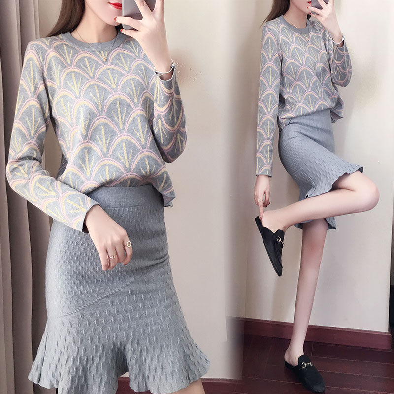 秋天一到,老婆把连衣裙都收起来了,穿包臀裙套装,性感又撩人