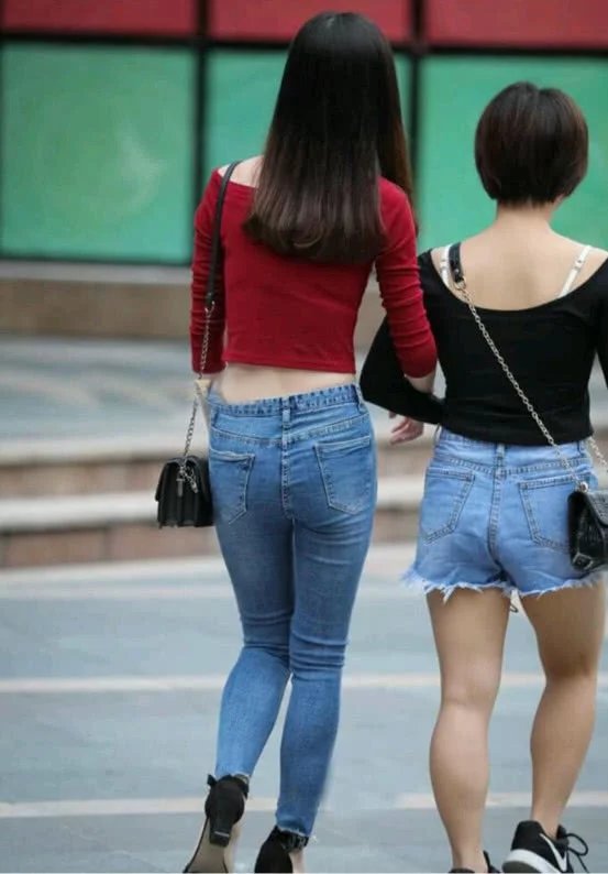 牛仔裤总散发着一种成熟的魅力,穿上总是美美哒!