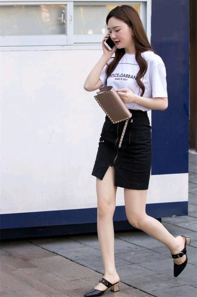 街拍!初秋时节看看女神们是怎么穿衣搭配的!