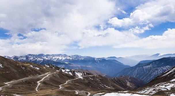 有谁知道红军当时翻越的第一座雪山，现在是什么样子？