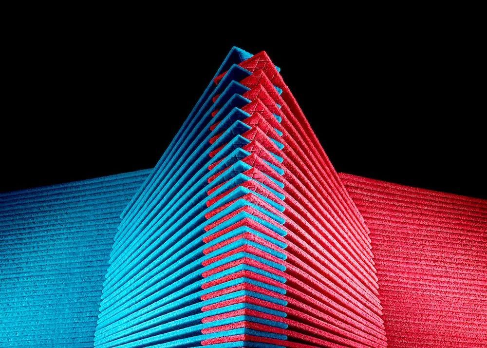 【设计师】物体排列之美，这个摄影师用大量食物堆成建筑，看起来