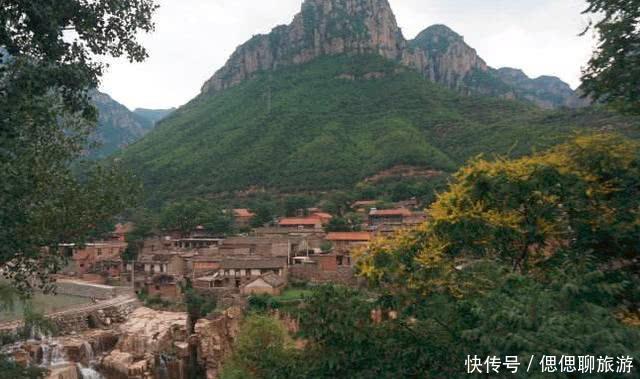 中国最奇特的村庄，建在瀑布之上风景绝美，每晚枕着瀑布声入睡！