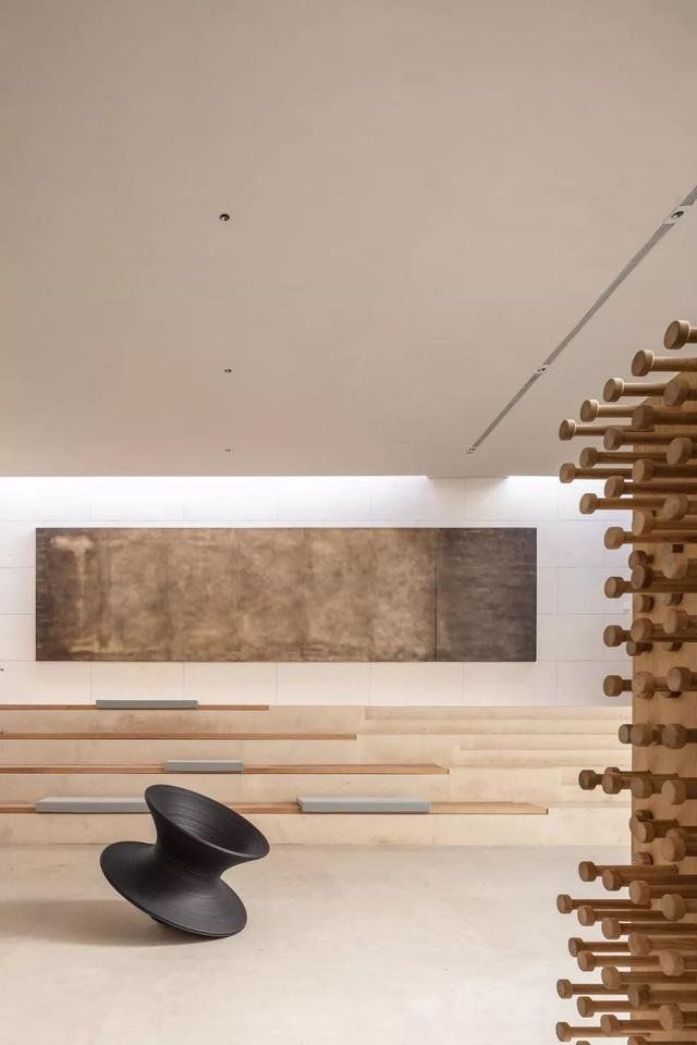 万有引力：光、空气、水，温润质朴的和谐之音