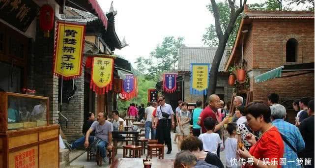 一碗面30一瓶水10块，成功把自己作死的景区，现在像鬼城！