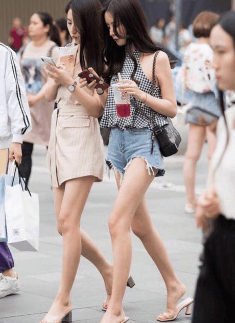 超短裤要这样穿才能够秀出你的美腿!